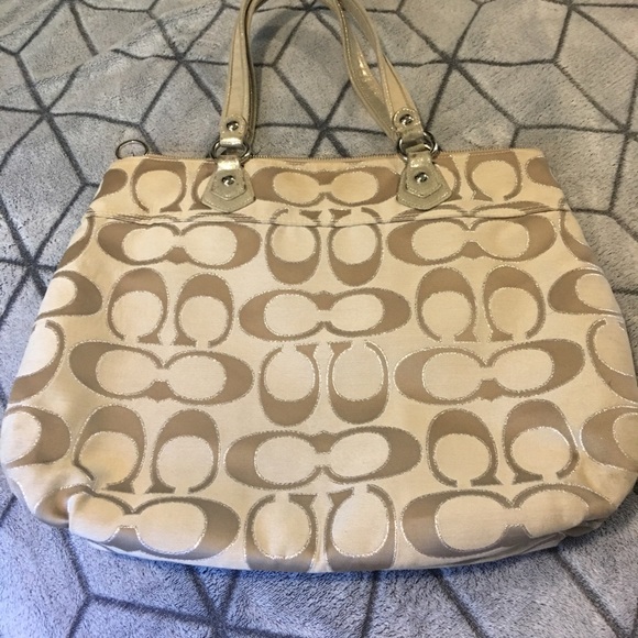 Coach handbag!  (PRICE DROP) - Picture 3 of 5